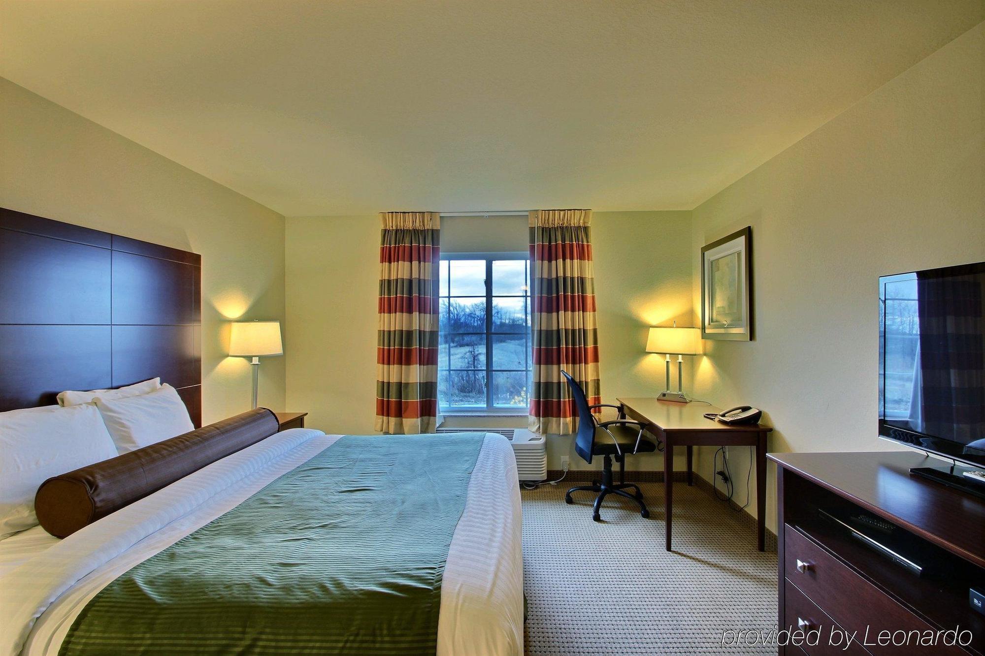 Boarders Inn & Suites By Cobblestone Hotels - オシュコシュ エクステリア 写真